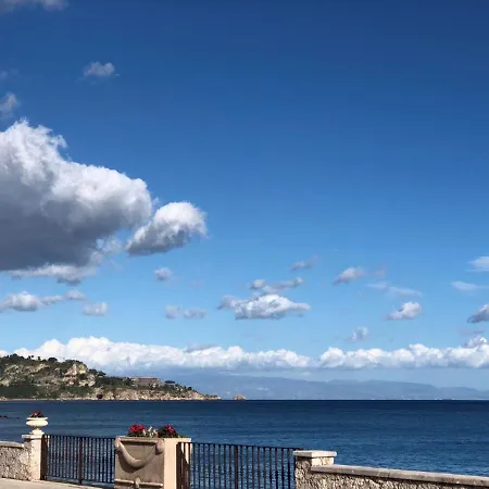 Locazione Turistica Dolce Vita * Giardini Naxos